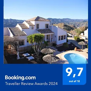  Villa Rosada - Luxurious 3-bedroom With Garden And Pool
